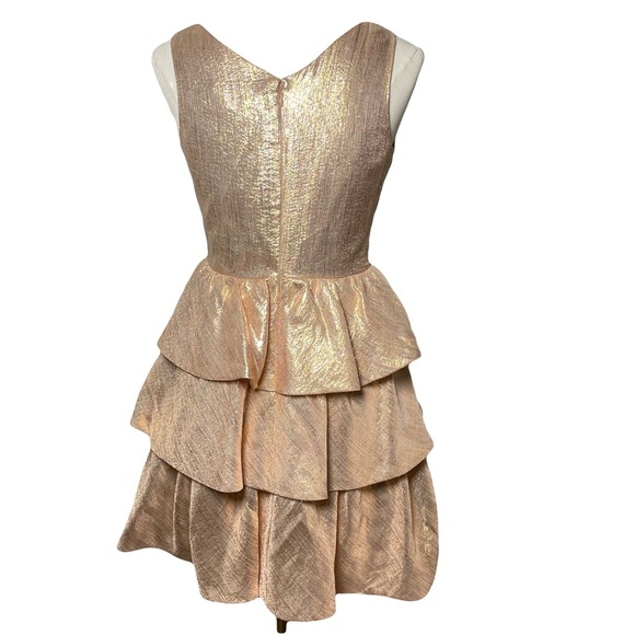 Mark & James by Badgley Mischka Gold Metallic Silk Tiered Cocktail Dress Size 4 - Picture 4 of 15